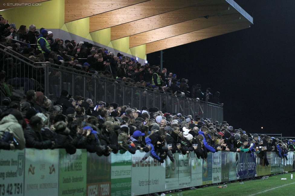 Ebreichsdorf - Sturm Graz
OEFB Cup, Achtelfinale, ASK Ebreichsdorf - SK Sturm Graz, Sportzentrum Weigelsdorf, 27.10.2015. 

Foto zeigt Fans von Ebreichsdorf
