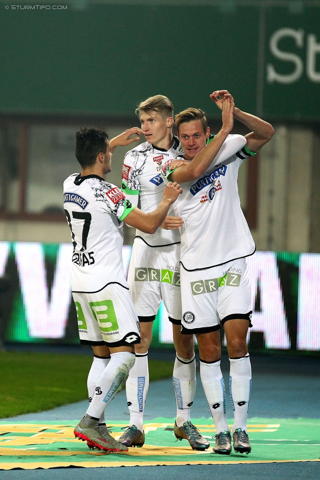 Rapid Wien - Sturm Graz
Oesterreichische Fussball Bundesliga, 14. Runde, SK Rapid Wien - SK Sturm Graz, Ernst Happel Stadion Wien, 31.10.2015. 

Foto zeigt Christian Klem (Sturm), Simon Piesinger (Sturm) und Roman Kienast (Sturm)
