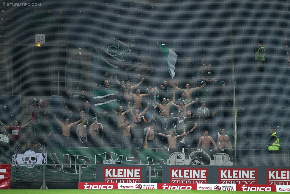 Sturm Graz - Ried
Oesterreichische Fussball Bundesliga, 15. Runde, SK Sturm Graz - SV Ried, Stadion Liebenau Graz, 07.11.2015. 

Foto zeigt Fans von Ried
