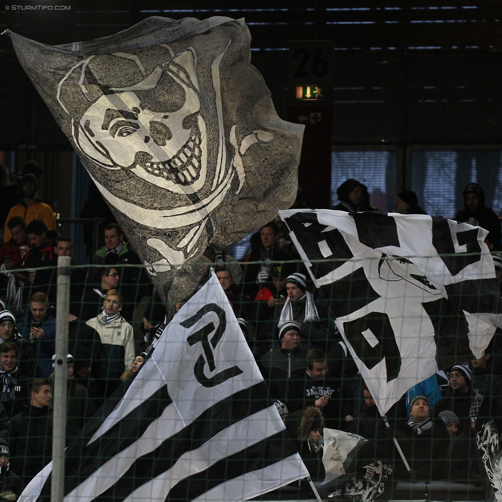 Salzburg - Sturm Graz
Oesterreichische Fussball Bundesliga, 16. Runde, RB Salzburg - SK Sturm Graz, Stadion Wals-Siebenheim, 22.11.2015. 

Foto zeigt Fans von Sturm
