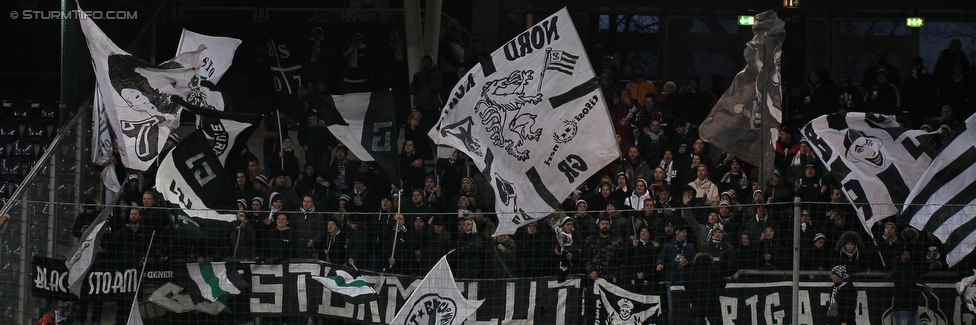 Salzburg - Sturm Graz
Oesterreichische Fussball Bundesliga, 16. Runde, RB Salzburg - SK Sturm Graz, Stadion Wals-Siebenheim, 22.11.2015. 

Foto zeigt Fans von Sturm
