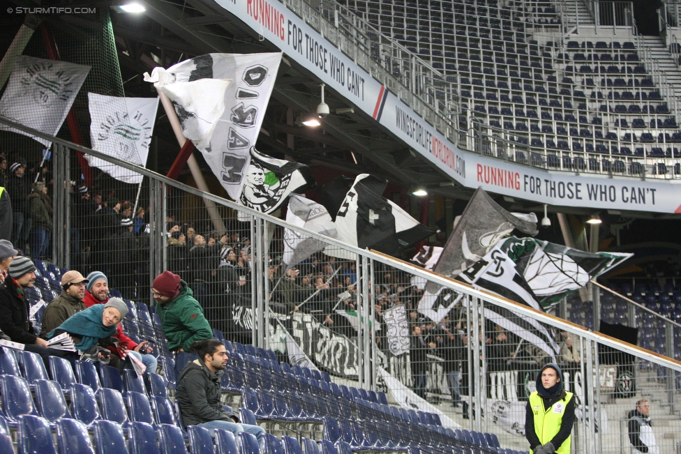 Salzburg - Sturm Graz
Oesterreichische Fussball Bundesliga, 16. Runde, RB Salzburg - SK Sturm Graz, Stadion Wals-Siebenheim, 22.11.2015. 

Foto zeigt Fans von Sturm
