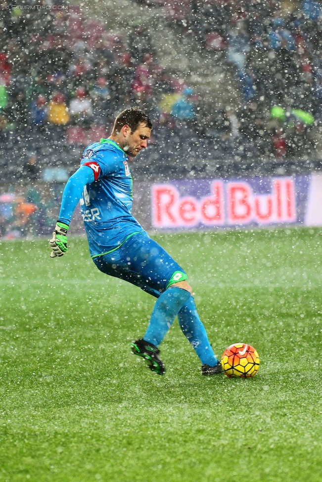 Salzburg - Sturm Graz
Oesterreichische Fussball Bundesliga, 16. Runde, RB Salzburg - SK Sturm Graz, Stadion Wals-Siebenheim, 22.11.2015. 

Foto zeigt Michael Esser (Sturm)
Schlüsselwörter: wetter