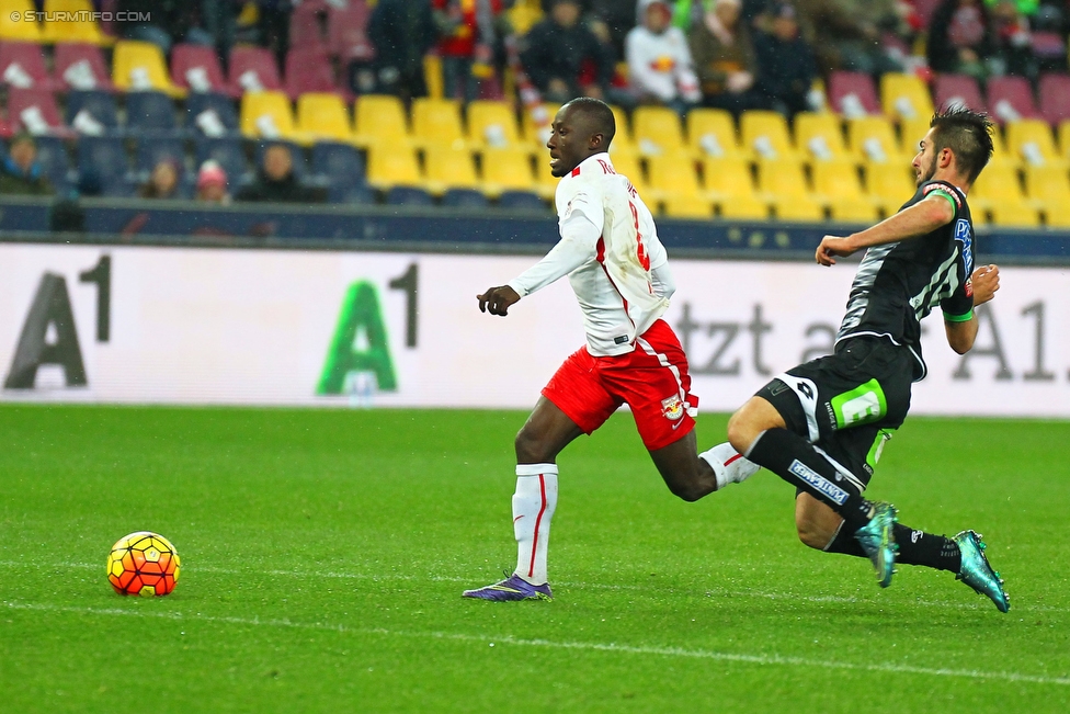 Salzburg - Sturm Graz
Oesterreichische Fussball Bundesliga, 16. Runde, RB Salzburg - SK Sturm Graz, Stadion Wals-Siebenheim, 22.11.2015. 

Foto zeigt Naby Keita (Salzburg) und Marvin Potzmann (Sturm)
