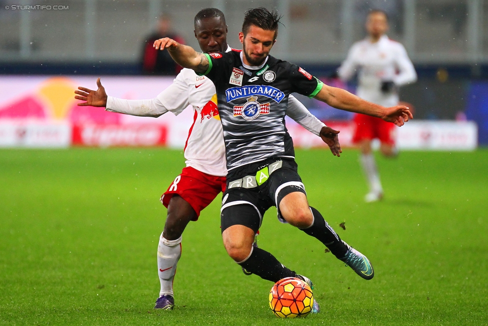 Salzburg - Sturm Graz
Oesterreichische Fussball Bundesliga, 16. Runde, RB Salzburg - SK Sturm Graz, Stadion Wals-Siebenheim, 22.11.2015. 

Foto zeigt Naby Keita (Salzburg) und Marvin Potzmann (Sturm)
