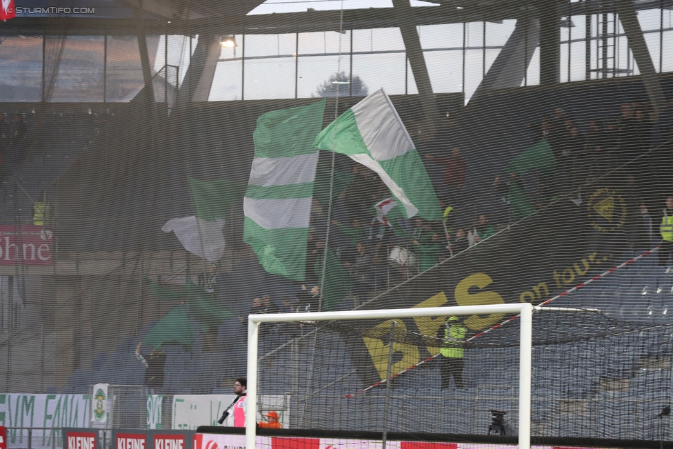 Sturm Graz - Mattersburg
Oesterreichische Fussball Bundesliga, 17. Runde, SK Sturm Graz - SV Mattersburg, Stadion Liebenau Graz, 28.11.2015. 

Foto zeigt Fans von Mattersburg
