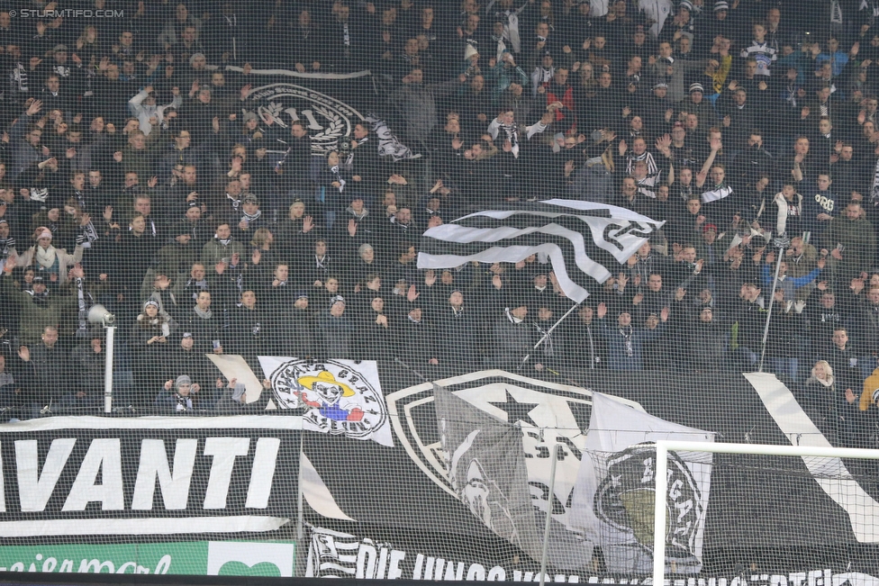 Sturm Graz - Mattersburg
Oesterreichische Fussball Bundesliga, 17. Runde, SK Sturm Graz - SV Mattersburg, Stadion Liebenau Graz, 28.11.2015. 

Foto zeigt Fans von Sturm
