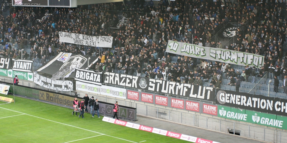 Sturm Graz - Mattersburg
Oesterreichische Fussball Bundesliga, 17. Runde, SK Sturm Graz - SV Mattersburg, Stadion Liebenau Graz, 28.11.2015. 

Foto zeigt Fans von Sturm mit Spruchbaendern
