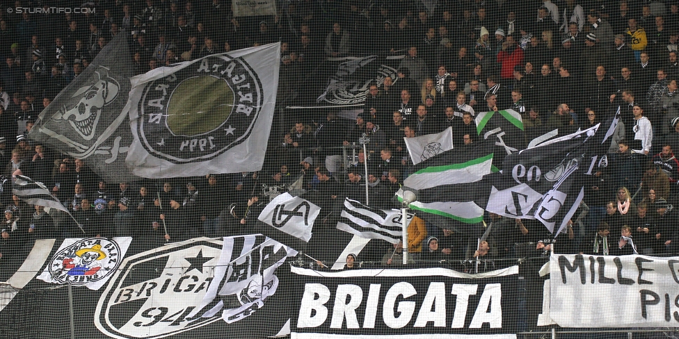 Sturm Graz - Mattersburg
Oesterreichische Fussball Bundesliga, 17. Runde, SK Sturm Graz - SV Mattersburg, Stadion Liebenau Graz, 28.11.2015. 

Foto zeigt Fans von Sturm
