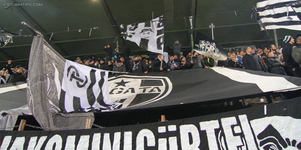 Sturm Graz - Mattersburg
Oesterreichische Fussball Bundesliga, 17. Runde, SK Sturm Graz - SV Mattersburg, Stadion Liebenau Graz, 28.11.2015. 

Foto zeigt Fans von Sturm
