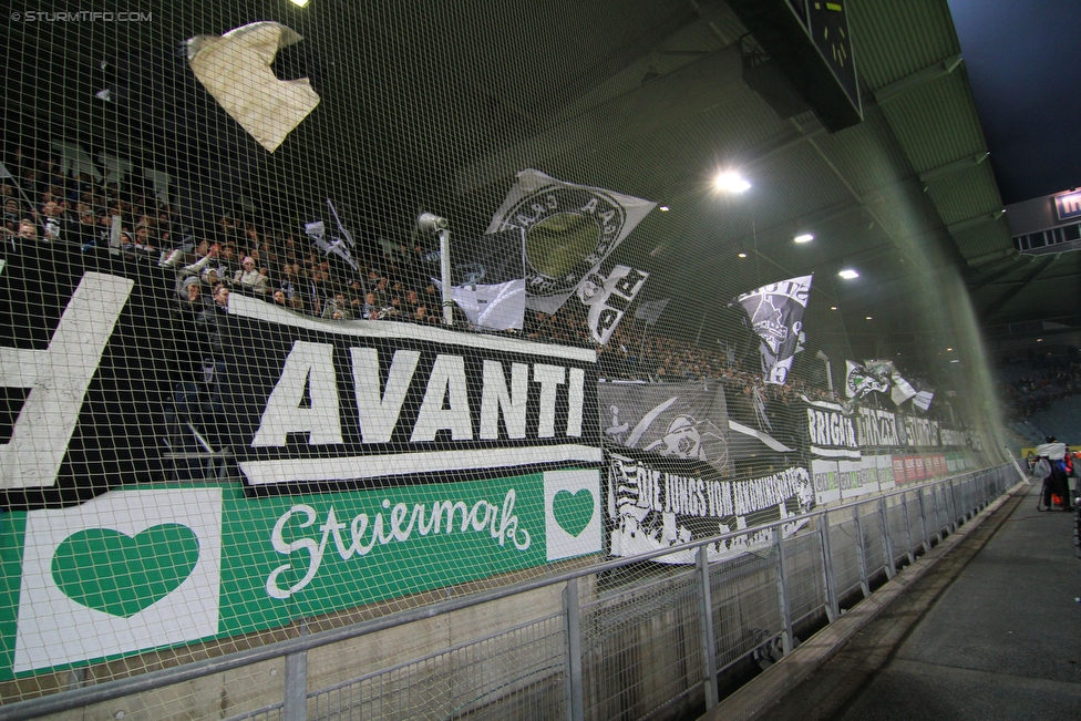 Sturm Graz - Mattersburg
Oesterreichische Fussball Bundesliga, 17. Runde, SK Sturm Graz - SV Mattersburg, Stadion Liebenau Graz, 28.11.2015. 

Foto zeigt Fans von Sturm
