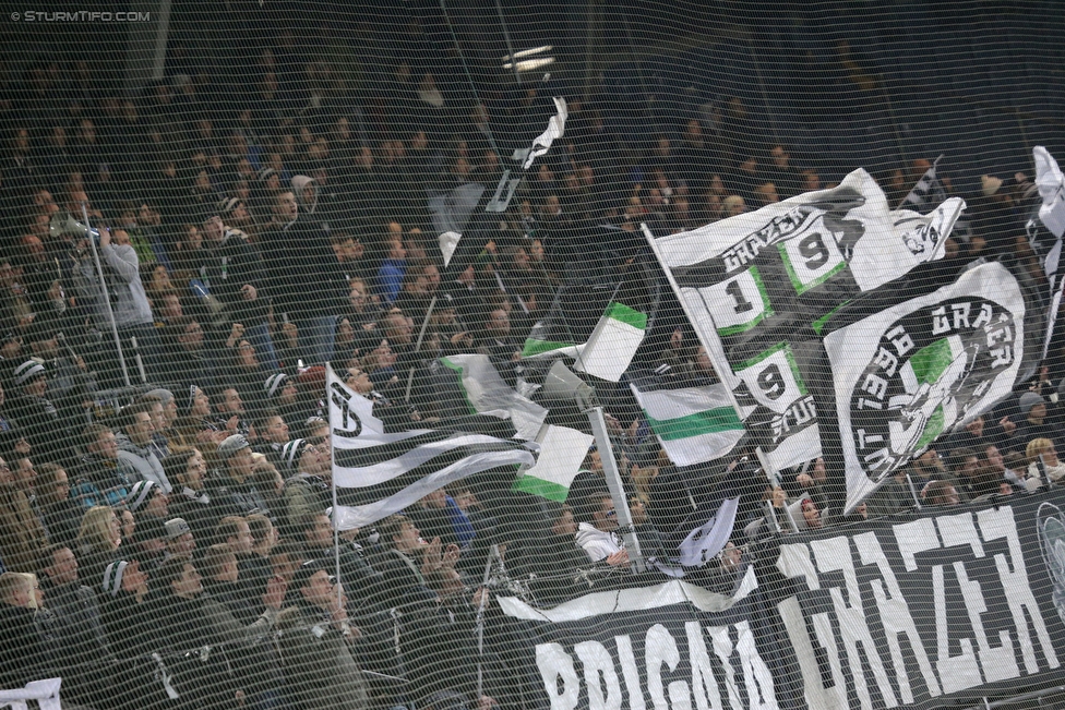 Sturm Graz - Mattersburg
Oesterreichische Fussball Bundesliga, 17. Runde, SK Sturm Graz - SV Mattersburg, Stadion Liebenau Graz, 28.11.2015. 

Foto zeigt Fans von Sturm
