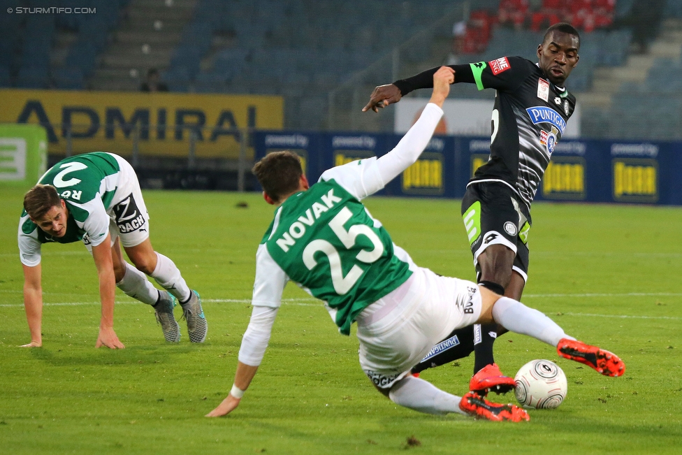 Sturm Graz - Mattersburg
Oesterreichische Fussball Bundesliga, 17. Runde, SK Sturm Graz - SV Mattersburg, Stadion Liebenau Graz, 28.11.2015. 

Foto zeigt Thorsten Roecher (Mattersburg), Michael Novak (Mattersburg) und Masakuba-Wilson Kamavuaka (Sturm)
