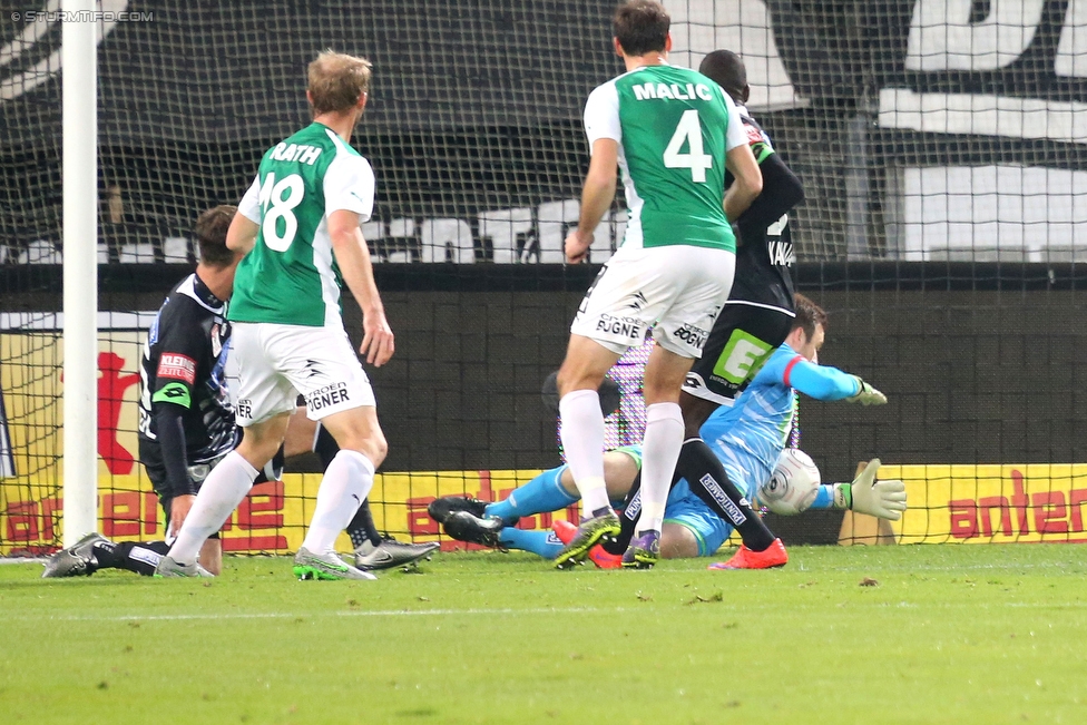 Sturm Graz - Mattersburg
Oesterreichische Fussball Bundesliga, 17. Runde, SK Sturm Graz - SV Mattersburg, Stadion Liebenau Graz, 28.11.2015. 

Foto zeigt Lukas Rath (Mattersburg), Nedeljko Malic (Mattersburg) und Michael Esser (Sturm)
