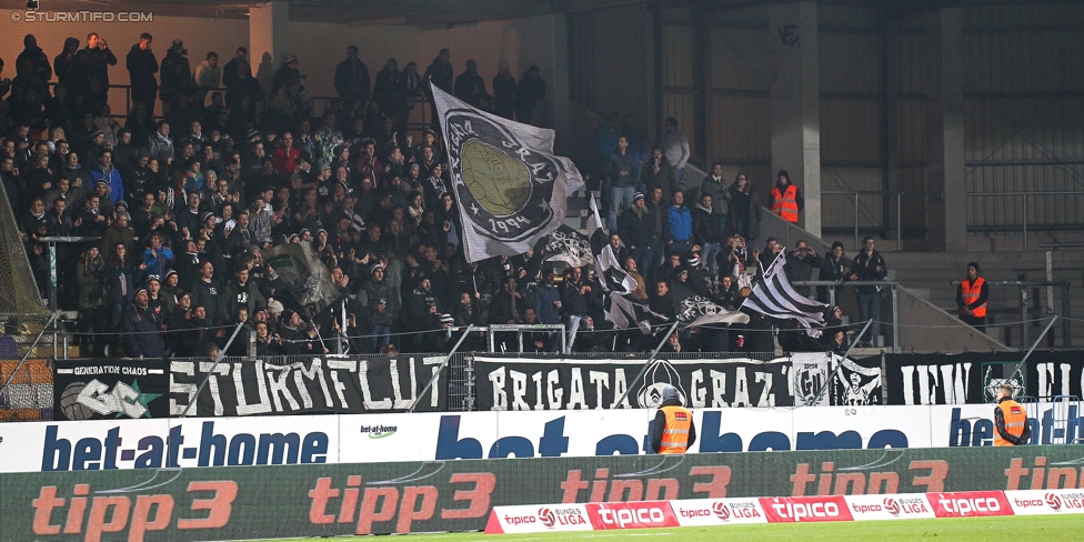 Austria Wien - Sturm Graz
Oesterreichische Fussball Bundesliga, 18. Runde, FK Austria Wien - SK Sturm Graz, Franz-Horr-Stadion Wien, 02.12.2015. 

Foto zeigt Fans von Sturm
