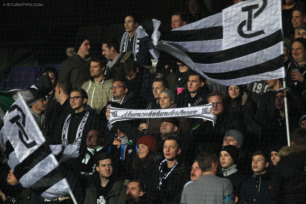 Austria Wien - Sturm Graz
Oesterreichische Fussball Bundesliga, 18. Runde, FK Austria Wien - SK Sturm Graz, Franz-Horr-Stadion Wien, 02.12.2015. 

Foto zeigt Fans von Sturm
