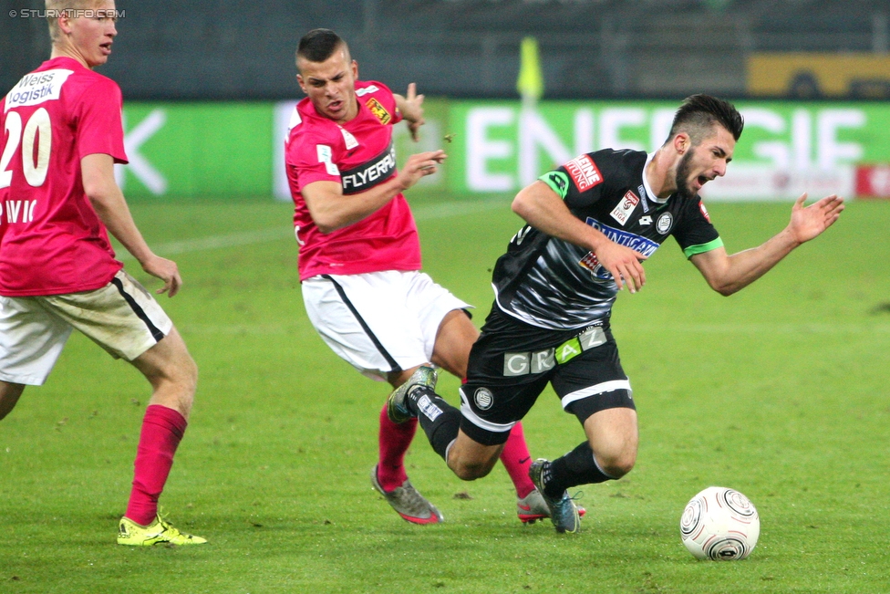 Sturm Graz - Admira Wacker
Oesterreichische Fussball Bundesliga, 19. Runde, SK Sturm Graz - FC Admiral Wacker Moedling, Stadion Liebenau Graz, 05.12.2015. 

Foto zeigt Markus Pavic (Admira), Peter Zulj (Admira) und Marvin Potzmann (Sturm)
Schlüsselwörter: foul