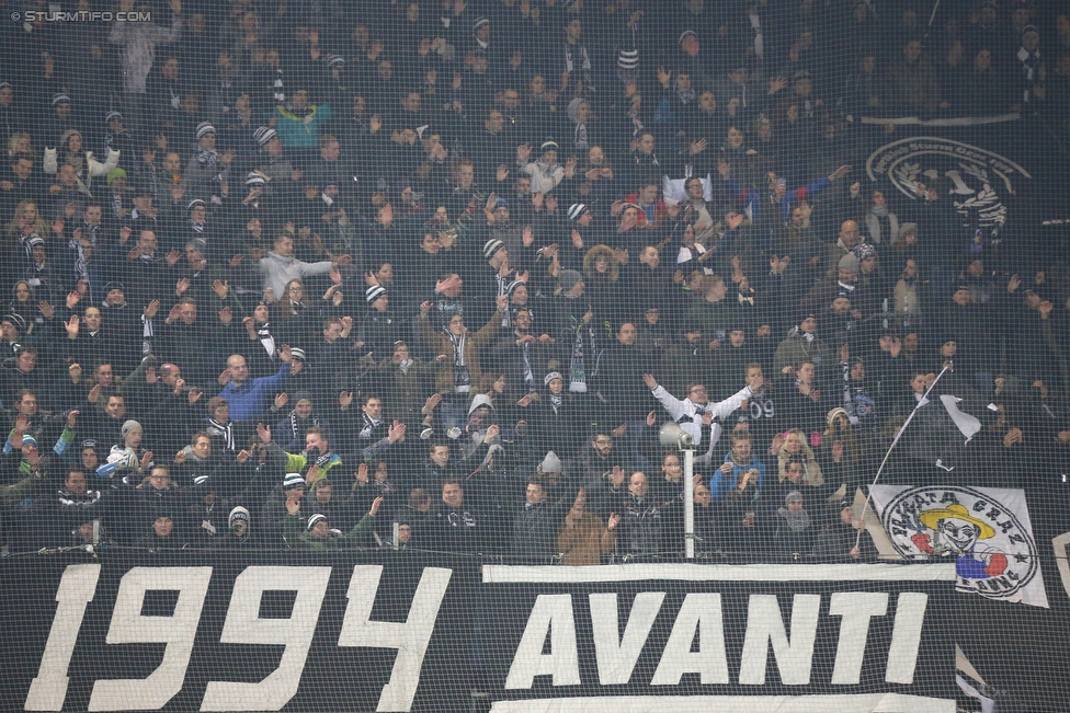 Sturm Graz - Groedig
Oesterreichische Fussball Bundesliga, 20. Runde, SK Sturm Graz - SV Groedig, Stadion Liebenau Graz, 12.12.2015. 

Foto zeigt Fans von Sturm
