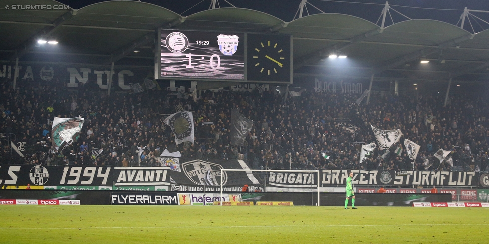 Sturm Graz - Groedig
Oesterreichische Fussball Bundesliga, 20. Runde, SK Sturm Graz - SV Groedig, Stadion Liebenau Graz, 12.12.2015. 

Foto zeigt Fans von Sturm
