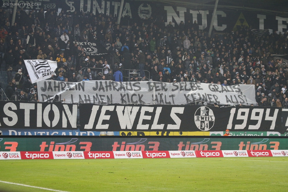 Sturm Graz - Groedig
Oesterreichische Fussball Bundesliga, 20. Runde, SK Sturm Graz - SV Groedig, Stadion Liebenau Graz, 12.12.2015. 

Foto zeigt Fans von Sturm mit einem Spruchband
Schlüsselwörter: protest