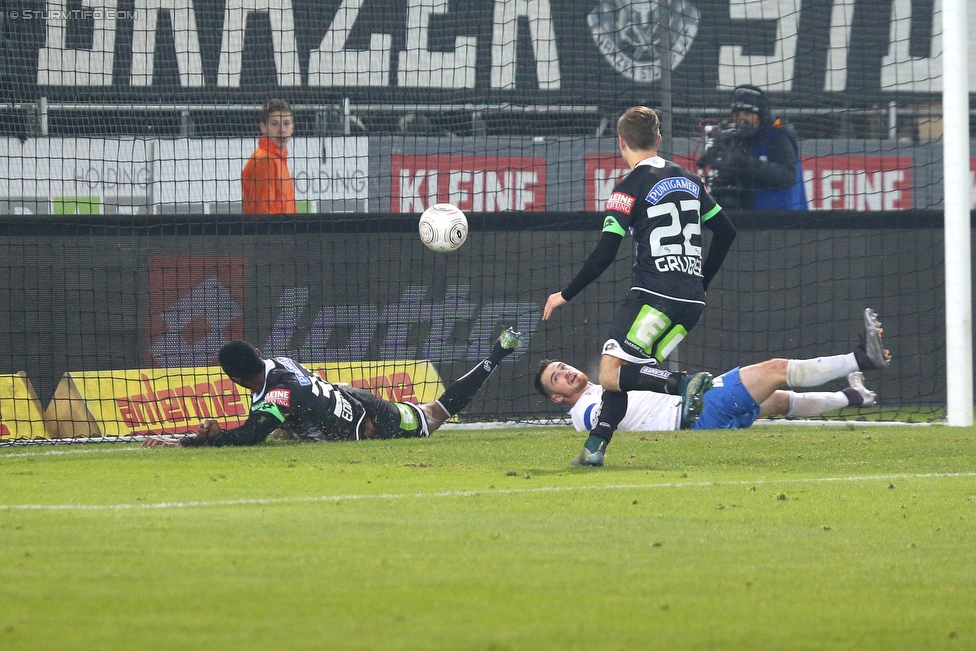 Sturm Graz - Groedig
Oesterreichische Fussball Bundesliga, 20. Runde, SK Sturm Graz - SV Groedig, Stadion Liebenau Graz, 12.12.2015. 

Foto zeigt Osagie Bright Edomwonyi (Sturm) und Andreas Gruber (Sturm)
Schlüsselwörter: tor