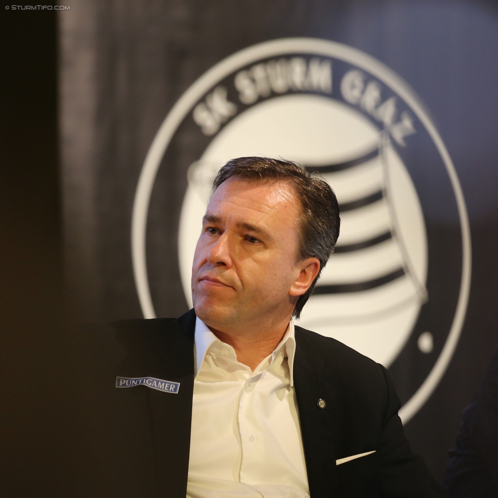 Sturm Graz Mitgliederversammlung
SK Sturm Graz Mitgliederversammlung, Raiffeisen Landesbank Raaba, 18.01.2016. 

Foto zeigt Christian Jauk (Praesident Sturm)
Schlüsselwörter: nachdenklich