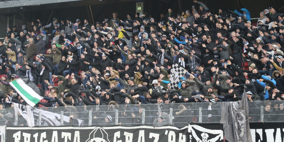 Wolfsberg - Sturm Graz
Oesterreichische Fussball Bundesliga, 22. Runde, Wolfsberger AC - SK Sturm Graz, Woerthersee Stadion Klagenfurt, 13.02.2016. 

Foto zeigt Fans von Sturm
