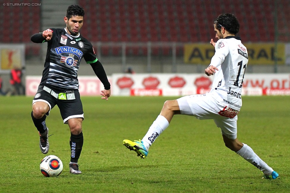 Wolfsberg - Sturm Graz
Oesterreichische Fussball Bundesliga, 22. Runde, Wolfsberger AC - SK Sturm Graz, Woerthersee Stadion Klagenfurt, 13.02.2016. 

Foto zeigt Tanju Kayhan (Sturm) und Jacobo Maria Yncian Pajares (Wolfsberg)
