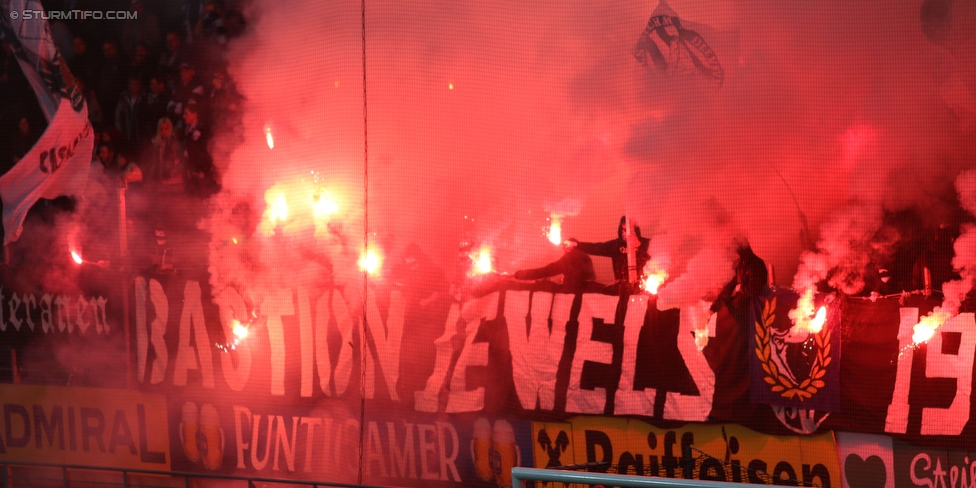 Sturm Graz - Rapid Wien
Oesterreichische Fussball Bundesliga, 23 Runde, SK Sturm Graz - SK Rapid Wien, Stadion Liebenau Graz, 21.02.2016. 

Foto zeigt Fans von Sturm mit einer Choreografie
Schlüsselwörter: pyrotechnik