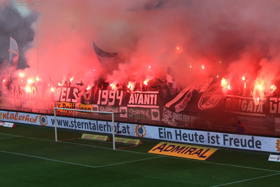 Sturm Graz - Rapid Wien
Oesterreichische Fussball Bundesliga, 23 Runde, SK Sturm Graz - SK Rapid Wien, Stadion Liebenau Graz, 21.02.2016. 

Foto zeigt Fans von Sturm mit einer Choreografie
Schlüsselwörter: pyrotechnik