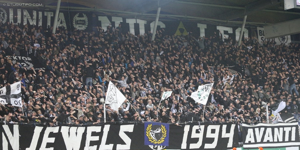 Sturm Graz - Rapid Wien
Oesterreichische Fussball Bundesliga, 23 Runde, SK Sturm Graz - SK Rapid Wien, Stadion Liebenau Graz, 21.02.2016. 

Foto zeigt Fans von Sturm
Schlüsselwörter: pyrotechnik