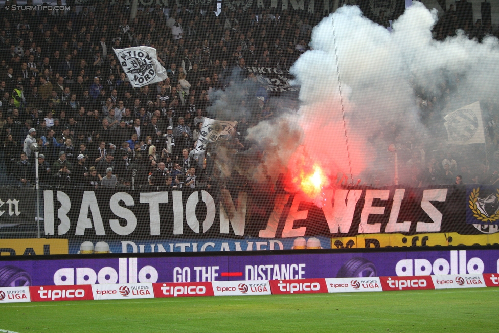 Sturm Graz - Rapid Wien
Oesterreichische Fussball Bundesliga, 23 Runde, SK Sturm Graz - SK Rapid Wien, Stadion Liebenau Graz, 21.02.2016. 

Foto zeigt Fans von Sturm
Schlüsselwörter: pyrotechnik