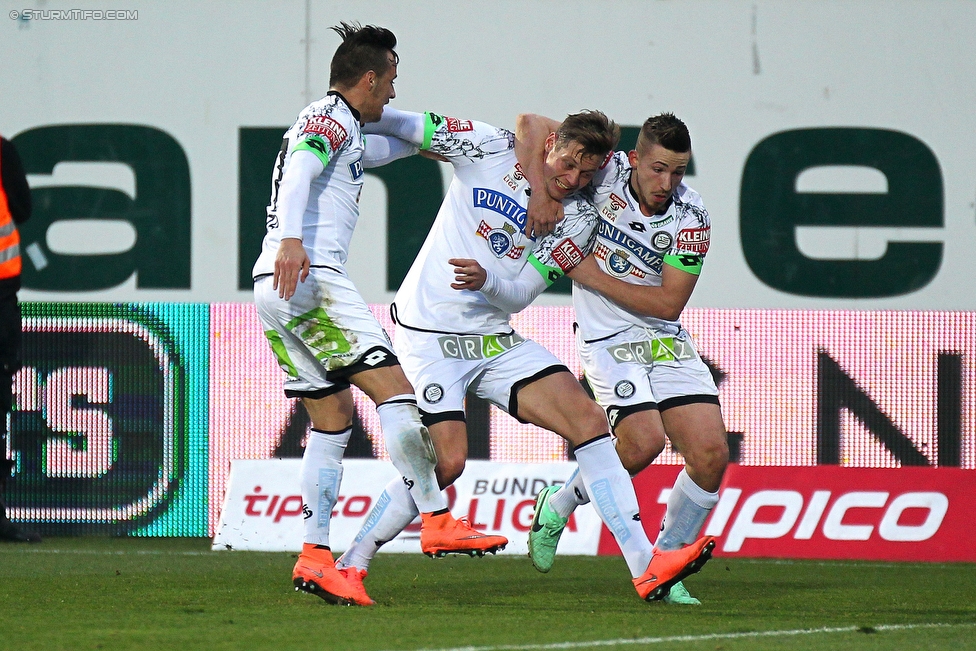 Ried - Sturm Graz
Oesterreichische Fussball Bundesliga, 24. Runde, SV Ried - SK Sturm Graz, Arena Ried, 27.02.2016. 

Foto zeigt Daniel Offenbacher (Sturm), Roman Kienast (Sturm) und Donisi Avdijaj (Sturm)
Schlüsselwörter: torjubel