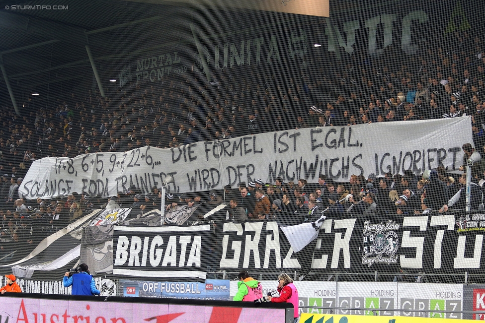 Sturm Graz - RB Salzburg
Oesterreichische Fussball Bundesliga, 25. Runde, SK Sturm Graz - FC RB Salzburg, Stadion Liebenau Graz, 02.03.2016. 

Foto zeigt Fans von Sturm mit einem Spruchband
Schlüsselwörter: protest