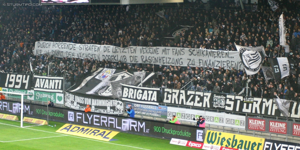 Sturm Graz - RB Salzburg
Oesterreichische Fussball Bundesliga, 25. Runde, SK Sturm Graz - FC RB Salzburg, Stadion Liebenau Graz, 02.03.2016. 

Foto zeigt Fans von Sturm mit einem Spruchband
Schlüsselwörter: protest