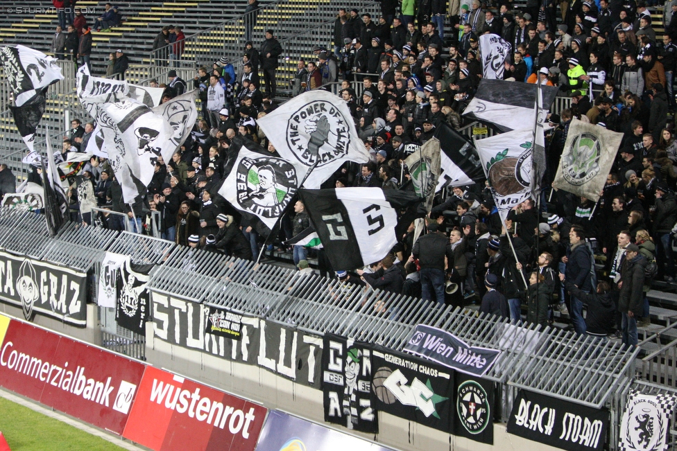 Mattersburg - Sturm Graz
Oesterreichische Fussball Bundesliga, 26. Runde, SV Mattersburg - SK Sturm Graz, Pappelstadion Mattersburg, 05.03.2016. 

Foto zeigt Fans von Sturm
