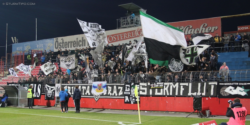 Admira Wacker - Sturm Graz
Oesterreichische Fussball Bundesliga, 28. Runde, FC Admira Wacker Moedling - SK Sturm Graz, Stadion Suedstadt Maria Enzersdorf, 19.03.2016. 

Foto zeigt Fans von Sturm
