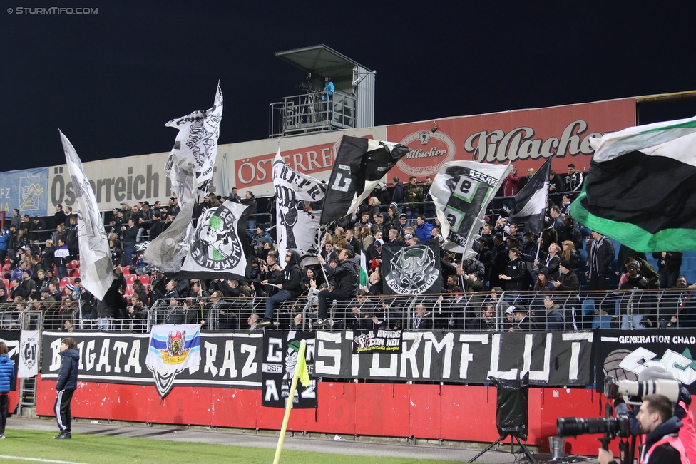 Admira Wacker - Sturm Graz
Oesterreichische Fussball Bundesliga, 28. Runde, FC Admira Wacker Moedling - SK Sturm Graz, Stadion Suedstadt Maria Enzersdorf, 19.03.2016. 

Foto zeigt Fans von Sturm
