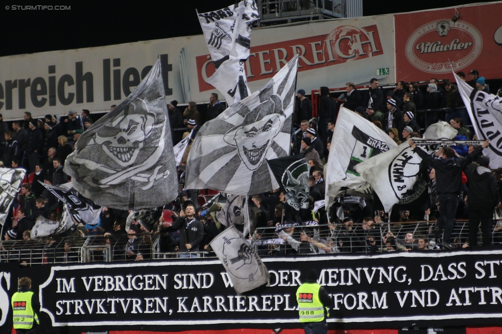 Admira Wacker - Sturm Graz
Oesterreichische Fussball Bundesliga, 28. Runde, FC Admira Wacker Moedling - SK Sturm Graz, Stadion Suedstadt Maria Enzersdorf, 19.03.2016. 

Foto zeigt Fans von Sturm
