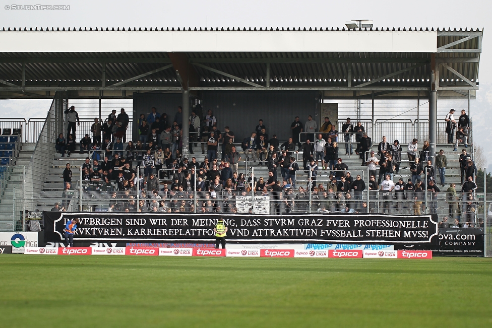 Groedig - Sturm Graz
Oesterreichische Fussball Bundesliga, 29. Runde, SV Groedig - SK Sturm Graz, Untersbergarena Groedig, 02.04.2016. 

Foto zeigt Fans von Sturm mit einem Spruchband
Schlüsselwörter: protest