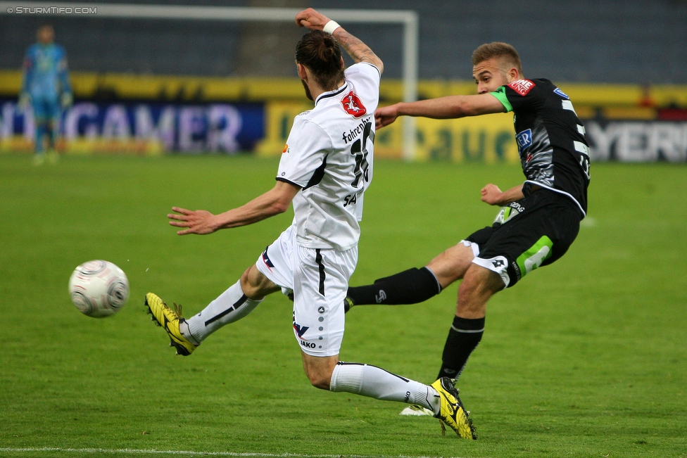 Sturm Graz - Altach
Oesterreichische Fussball Bundesliga, 30. Runde, SK Sturm Graz - SC Rheindorf Altach, Stadion Liebenau Graz, 09.04.2016. 

Foto zeigt Patrick Salomon (Altach) und Sandi Lovric (Sturm)
