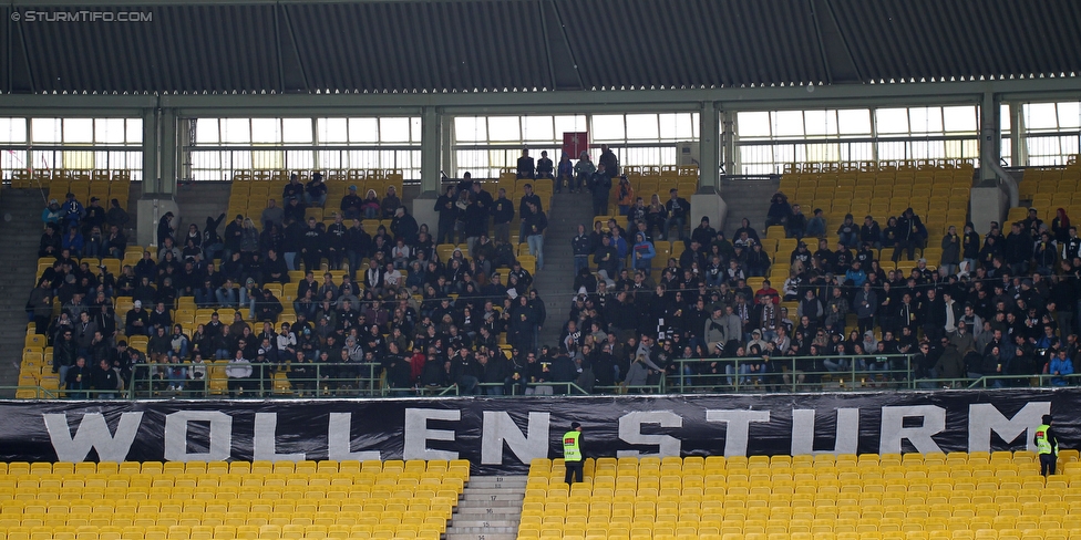 Rapid Wien - Sturm Graz
Oesterreichische Fussball Bundesliga, 32. Runde, SK Rapid Wien - SK Sturm Graz, Ernst Happel Stadion Wien, 24.04.2016. 

Foto zeigt Fans von Sturm mit einem Spruchband
Schlüsselwörter: protest