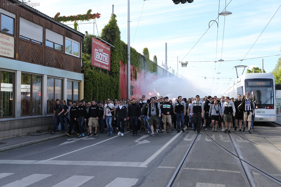 Sturm Graz - Ried
Oesterreichische Fussball Bundesliga, 33. Runde, SK Sturm Graz - SV Ried, Stadion Liebenau Graz, 30.04.2016. 

Foto zeigt Fans von Sturm beim Corteo
