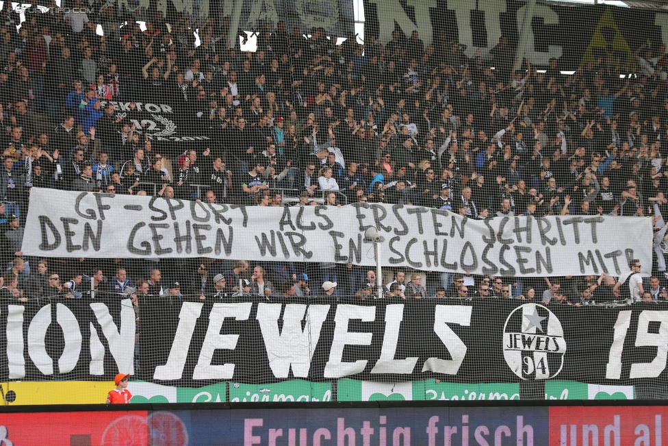 Sturm Graz - Ried
Oesterreichische Fussball Bundesliga, 33. Runde, SK Sturm Graz - SV Ried, Stadion Liebenau Graz, 30.04.2016. 

Foto zeigt Fans von Sturm mit einem Spruchband
