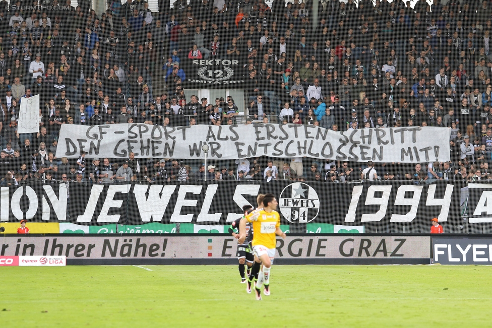 Sturm Graz - Ried
Oesterreichische Fussball Bundesliga, 33. Runde, SK Sturm Graz - SV Ried, Stadion Liebenau Graz, 30.04.2016. 

Foto zeigt Fans von Sturm mit einem Spruchband
