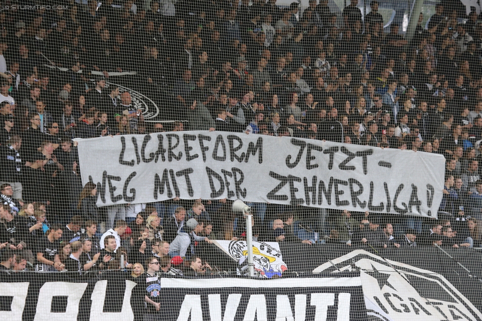 Sturm Graz - Ried
Oesterreichische Fussball Bundesliga, 33. Runde, SK Sturm Graz - SV Ried, Stadion Liebenau Graz, 30.04.2016. 

Foto zeigt Fans von Sturm mit einem Spruchband
Schlüsselwörter: protest