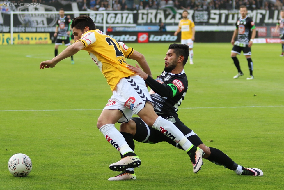 Sturm Graz - Ried
Oesterreichische Fussball Bundesliga, 33. Runde, SK Sturm Graz - SV Ried, Stadion Liebenau Graz, 30.04.2016. 

Foto zeigt Alberto Prada-Vega (Ried) und Tanju Kayhan (Sturm)
