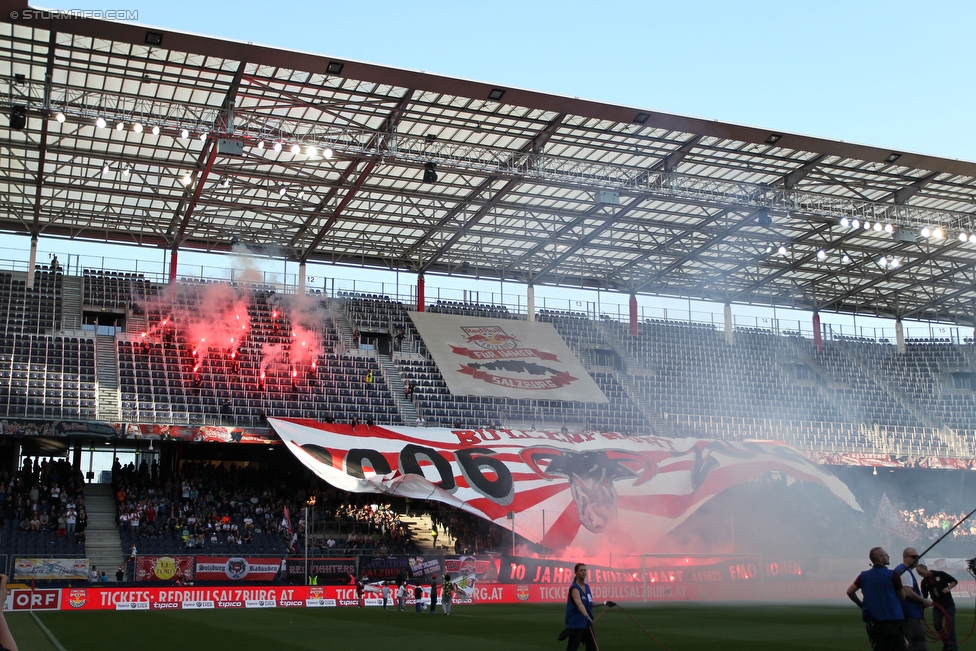 Salzburg - Sturm Graz
Oesterreichische Fussball Bundesliga, 34. Runde, FC RB Salzburg - SK Sturm Graz, Stadion Wals-Siezenheim, 07.05.2016. 

Foto zeigt Fans von RB Salzburg mit einer Choreografie
Schlüsselwörter: pyrotechnik