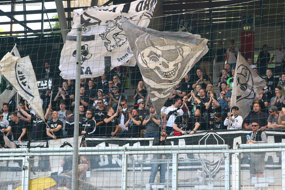 Salzburg - Sturm Graz
Oesterreichische Fussball Bundesliga, 34. Runde, FC RB Salzburg - SK Sturm Graz, Stadion Wals-Siezenheim, 07.05.2016. 

Foto zeigt Fans von Sturm
