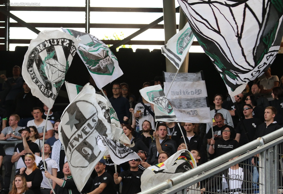 Salzburg - Sturm Graz
Oesterreichische Fussball Bundesliga, 34. Runde, FC RB Salzburg - SK Sturm Graz, Stadion Wals-Siezenheim, 07.05.2016. 

Foto zeigt Fans von Sturm
